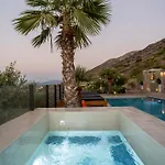 Constandinos - Private Pool - Sleeps 8 * Hersonissos (Crete)