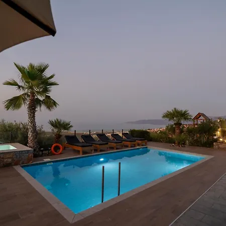 Constandinos - Private Pool - Sleeps 8 Villa *