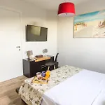 Constandinos - Private Pool - Sleeps 8 Χερσόνησος