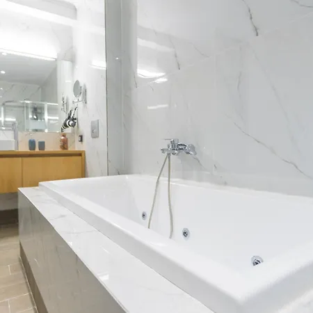 Vila Constandinos - Private Pool - Sleeps 8 *