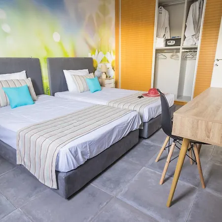 Constandinos - Private Pool - Sleeps 8