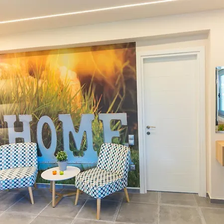 Constandinos - Private Pool - Sleeps 8 Βίλα