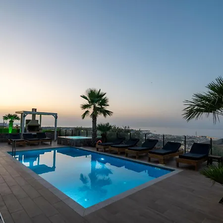 Constandinos - Private Pool - Sleeps 8