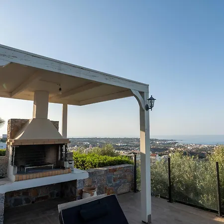 Constandinos - Private Pool - Sleeps 8