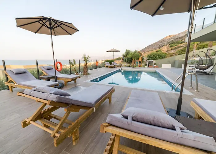 Constandinos - Private Pool - Sleeps 8