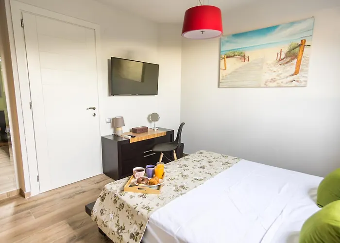 Constandinos - Private Pool - Sleeps 8 Hersonissos (Crete)