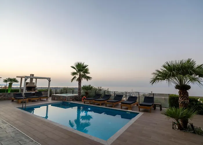 Constandinos - Private Pool - Sleeps 8 Hersonissos (Crete)