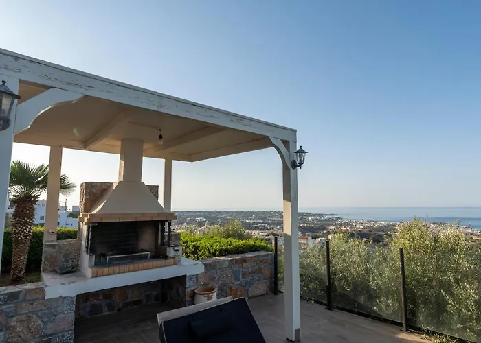 Constandinos - Private Pool - Sleeps 8