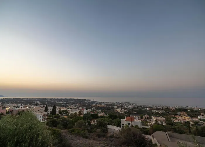 Villa Constandinos - Private Pool - Sleeps 8 *