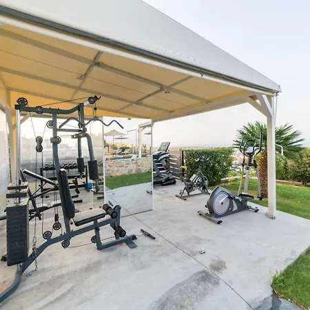 别墅 Constandinos - Private Pool - Sleeps 8 赫索尼索斯