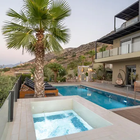 Constandinos - Private Pool - Sleeps 8 *