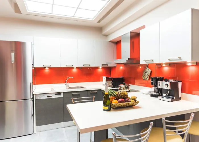 Constandinos - Private Pool - Sleeps 8 Limenas Chersonisou